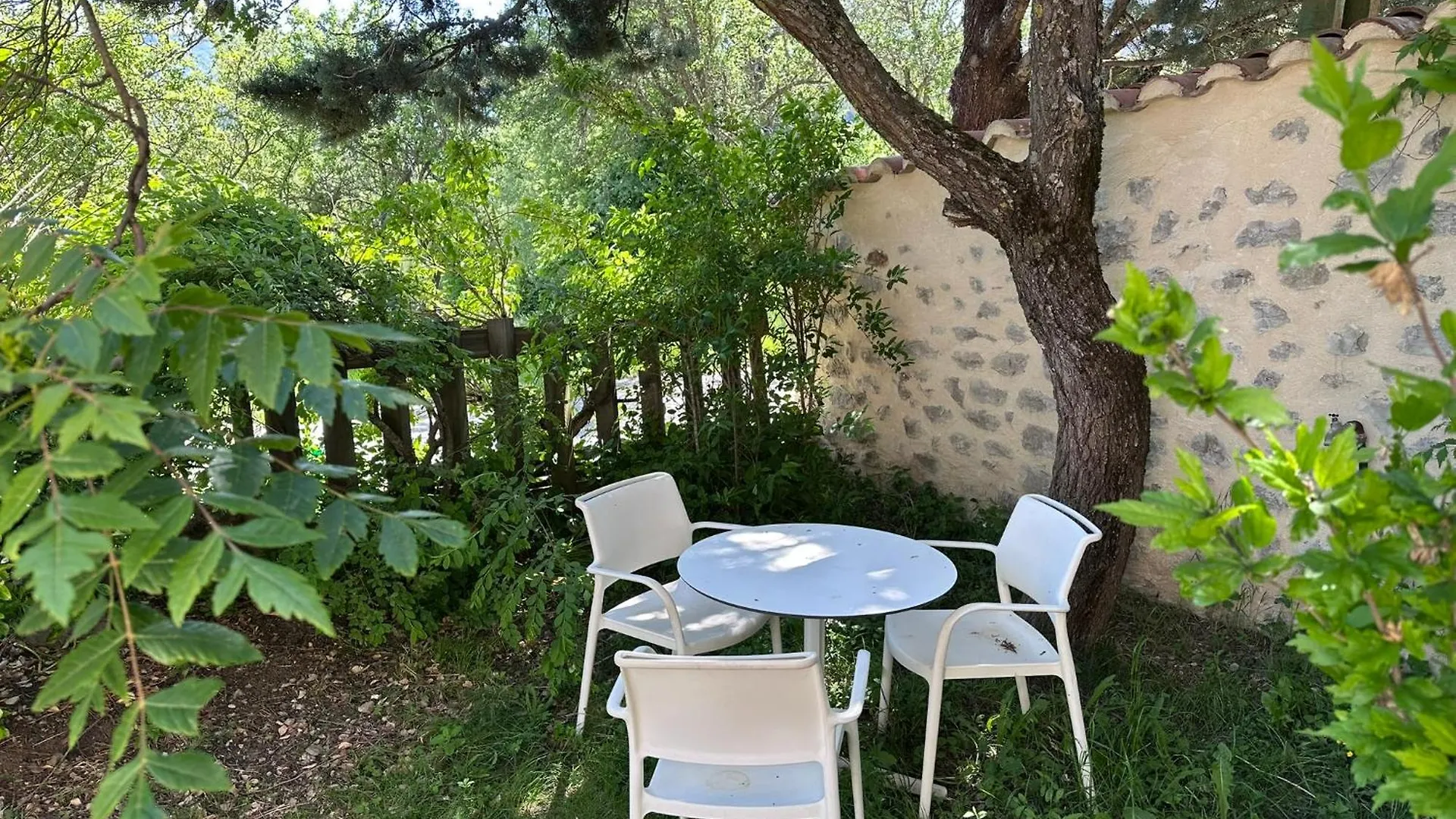 Villa Domaine Mont Saint Juan à Aspremont  0*, Aspremont (Hautes-Alpes) France